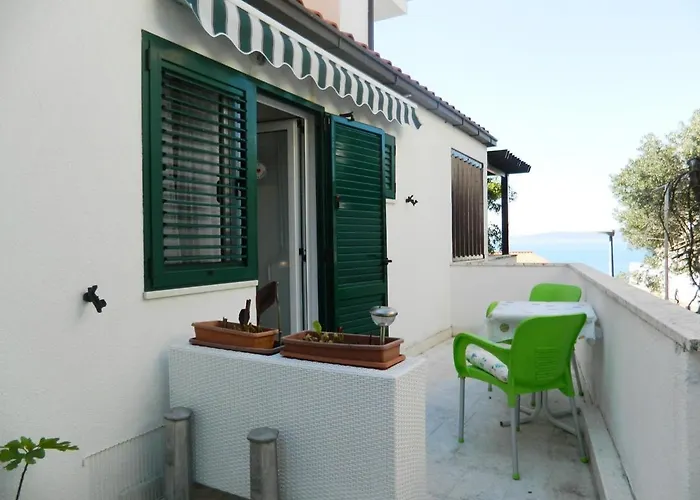 Apartman Ria 2 *