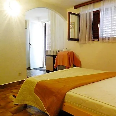 Ria 2 * Baška Voda